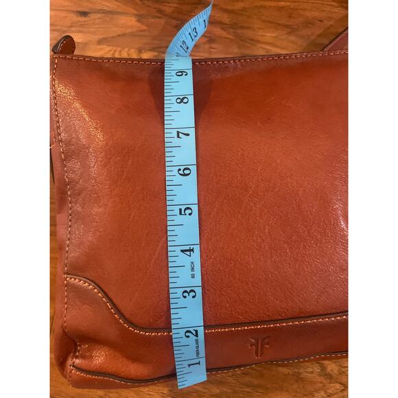 FRYE Messenger Crossbody Purse Bag Cognac Leather Top Zip - Picture 9 of 9